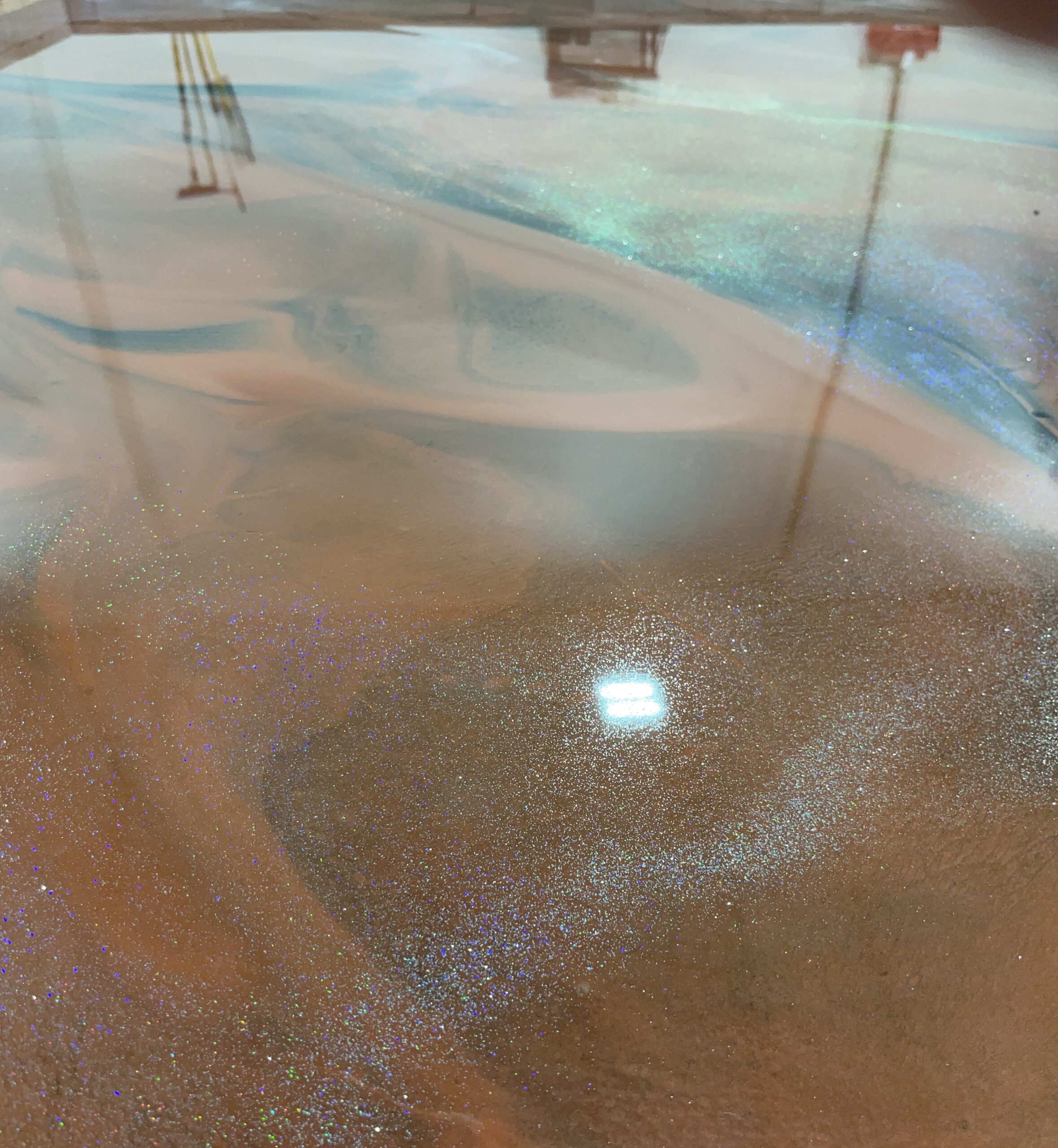 High-gloss epoxy in retail fashion space